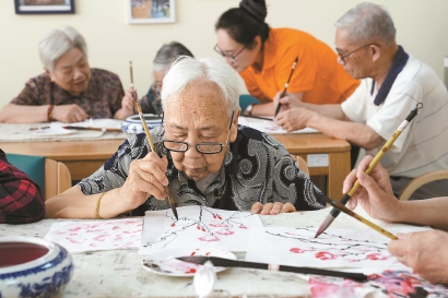 虹口区市民驿站成了许多老人第二个家