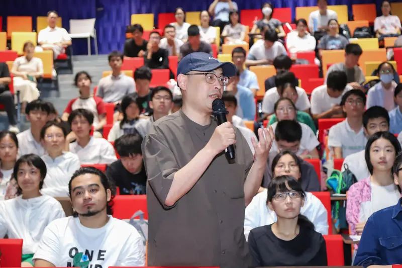 郭金鑫 上海戏剧学院舞美系硕士研究生导师.jpg