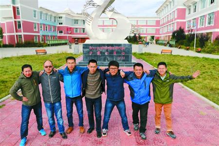 http://www.people.com.cn/mediafile/pic/20161011/50/358212202327157742.jpg