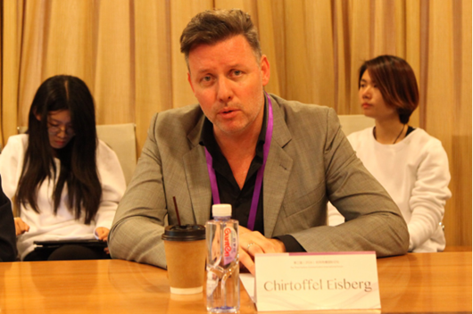 http://sh.xinhuanet.com/135907222_14817683960751n.png